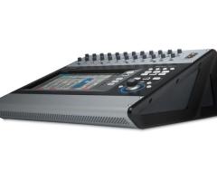 QSC-30 Digital MIxer - NEW with Carry case - 3